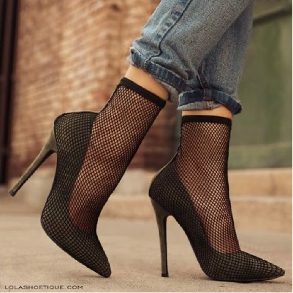 Fishnet Heels/Pumps. Lola Shoetique. Brand new, never worn! Size 8